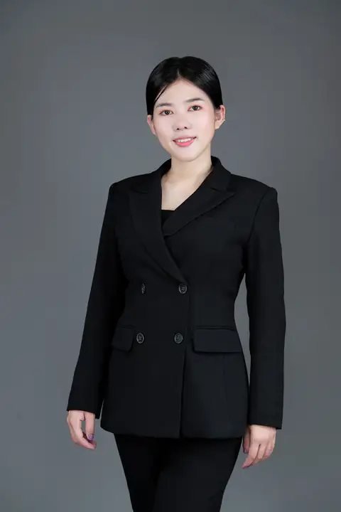 LinkedIn headshot by By Ender Photography